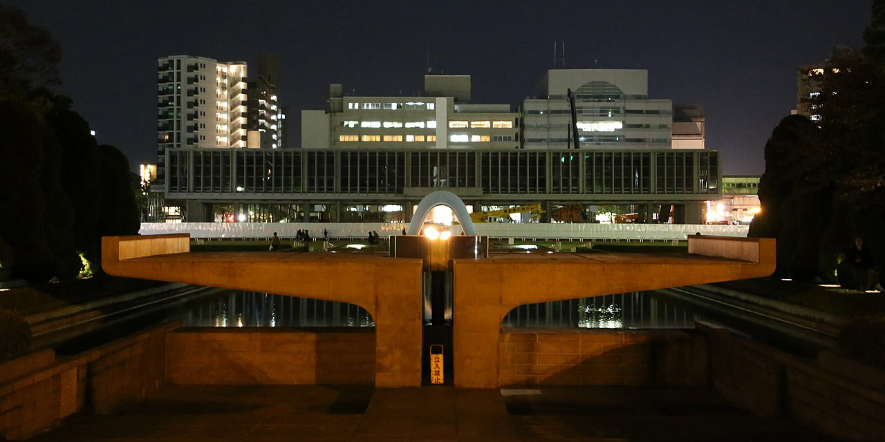 <span class="entry-title-primary">Kialszik-e valaha a láng</span> <span class="entry-subtitle">75 év Hirosimában</span>