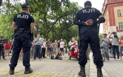 Szerb ENSZ-misszió: A demokrácia nem tolerálja az erőszakos tüntetéseket