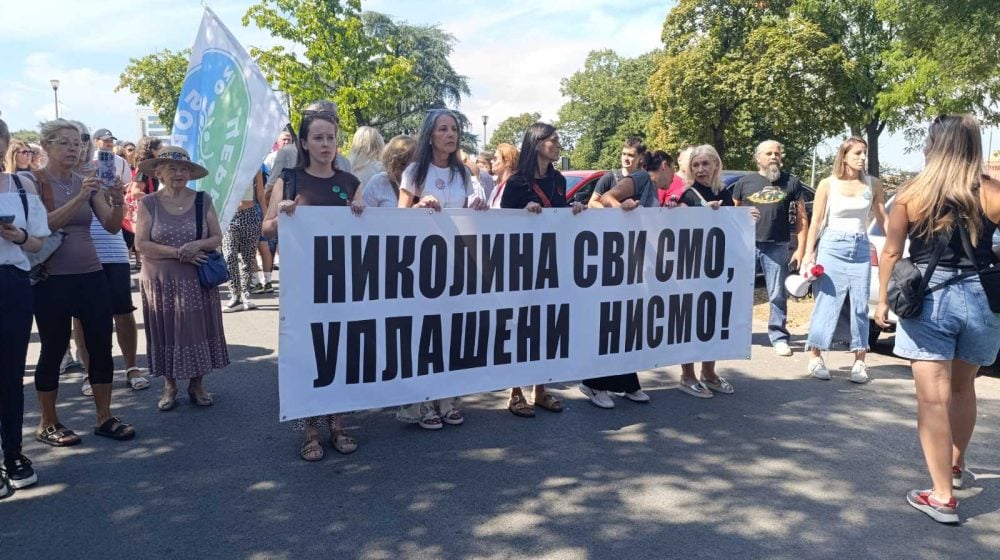 Kričak leváltását követelik a tüntetők