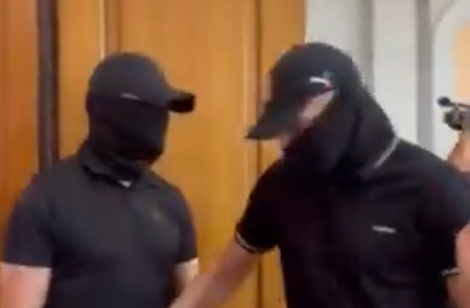 Zaječarban a haladó hatalom felfüggesztette a rendőrséget és fölérendelt egy magánbiztonsági céget