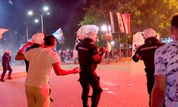 Az ellenzék reakciói: Megdőlt az alkotmányos rend, Dačić mondjon le