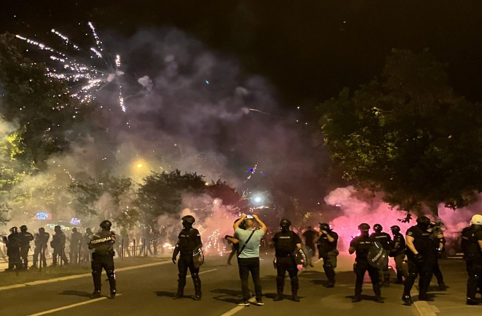 „Vučić inkább polgárháborút robbantana ki, mint hogy választásokat írjon ki”