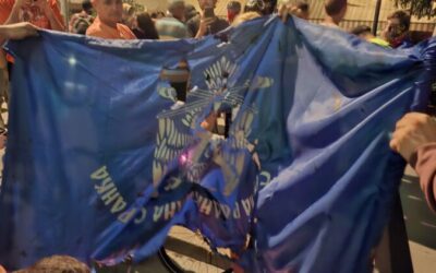 Lángolt a radikálisok zászlója Újvidéken + VIDEÓ