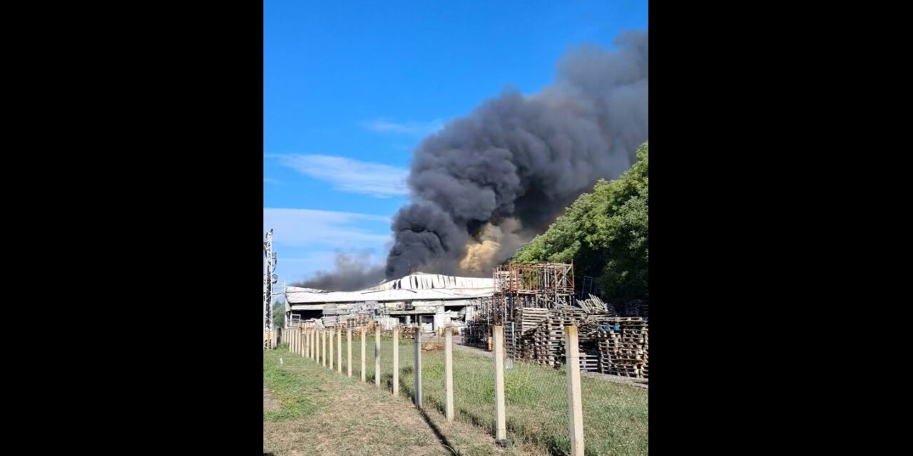 <span class="entry-title-primary">Kétszázötven helyszínen lángolt tegnap az ország</span> <span class="entry-subtitle">Tizenkét órán át oltották a tüzet Adán</span>