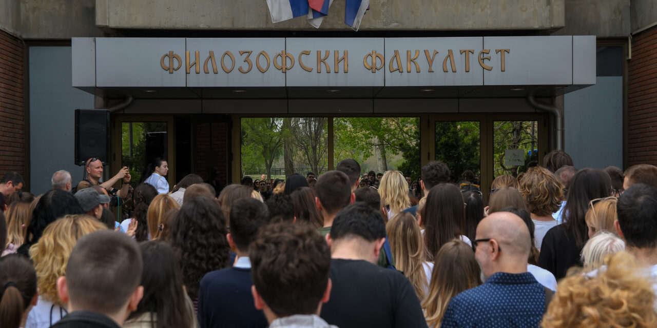 „A VMSZ hallgatólagos támogatása továbbra is legitimálja-e az erőszakos hatalmat?