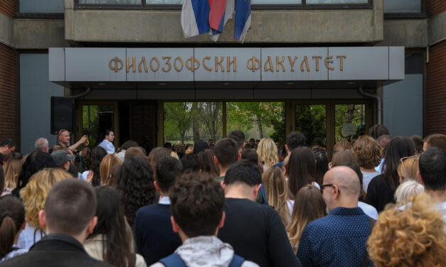 „A VMSZ hallgatólagos támogatása továbbra is legitimálja-e az erőszakos hatalmat?