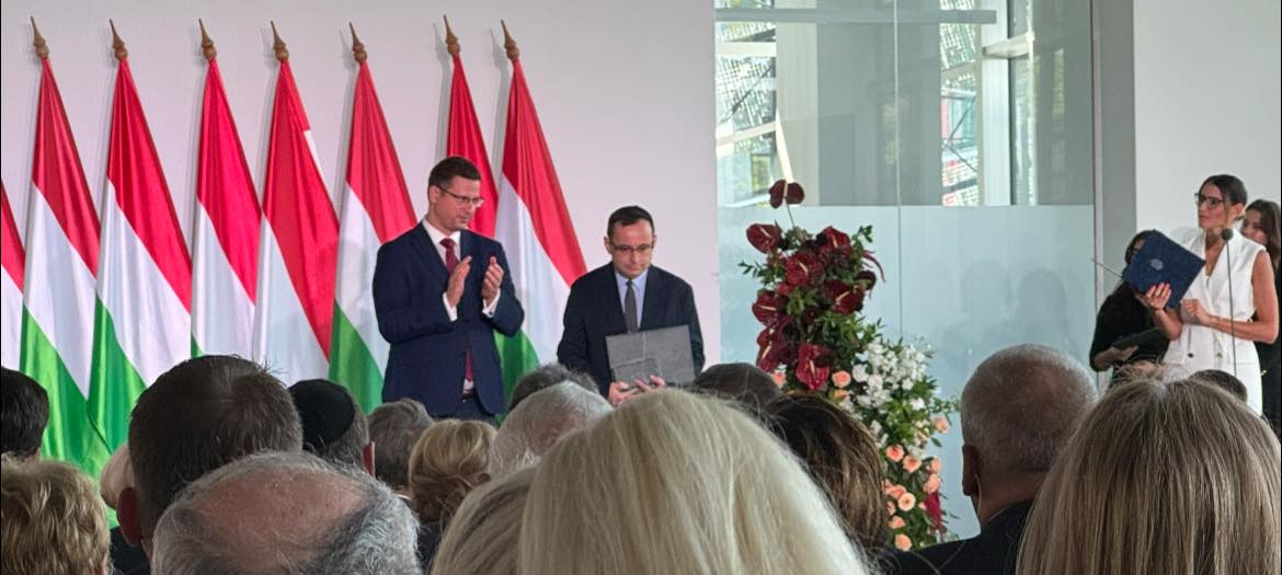 Magyar Arany Érdemkereszt kitüntetésben részesült dr. Glässer Norbert óbecsei származású kulturális antropológus