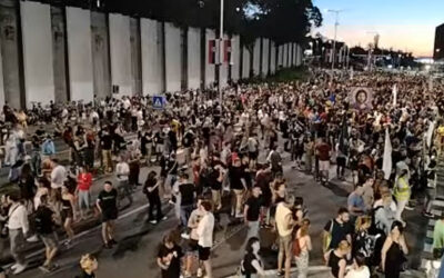 Útkereszteződést zártak le a megemlékezők a fővárosban