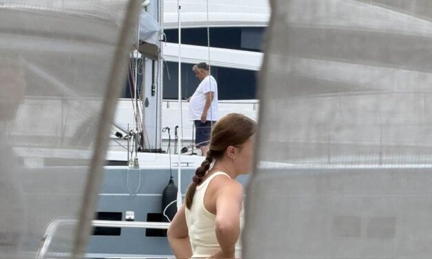 Magyar Péter: A felcsúti hajóskapitány háborús veszélyhelyzetben kezdte meg a jachtozást (Fotók)