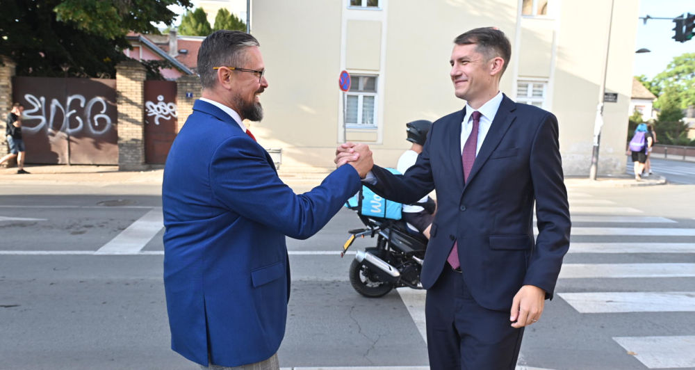 Pásztor: A tiltakozók célja, hogy káosz legyen az utcákon, hogy egyetlen intézmény se működjön