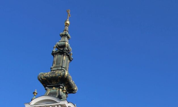 „Az egyháznak a nép mellé kellene állnia”