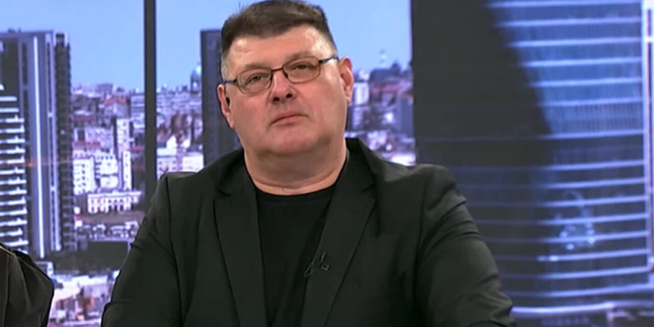 Rendkívüli állapot bevezetését követel ordibálva a rezsim újságírója