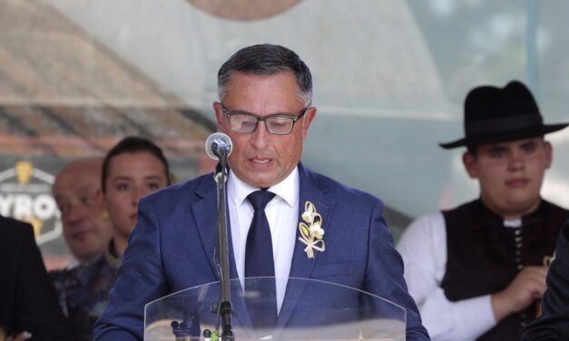 Nem a polgármester vette át Szabadkán az újbúzából sült kenyeret