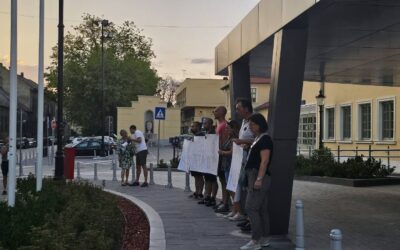 Így emlékeztek meg a szabadkaiak a kilenc hónappal ezelőtti újvidéki tragédiáról (Fotó)