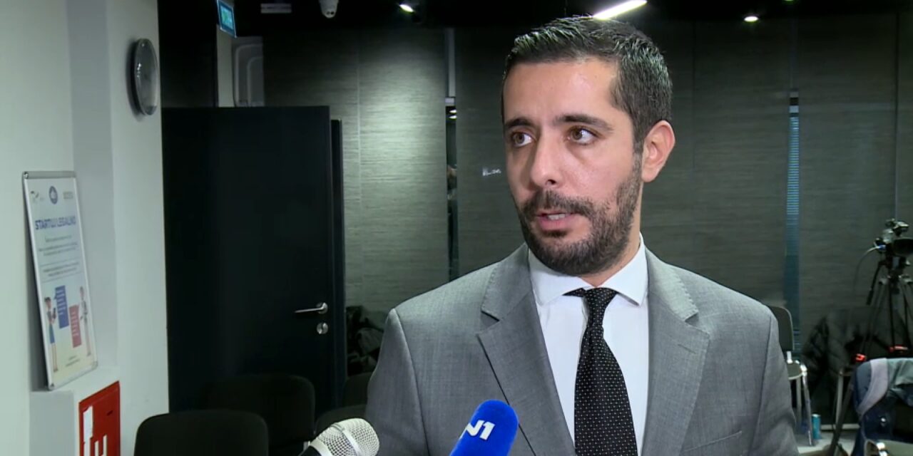 Szerbia Központ: Momirovićnak már régen börtönben lett volna a helye