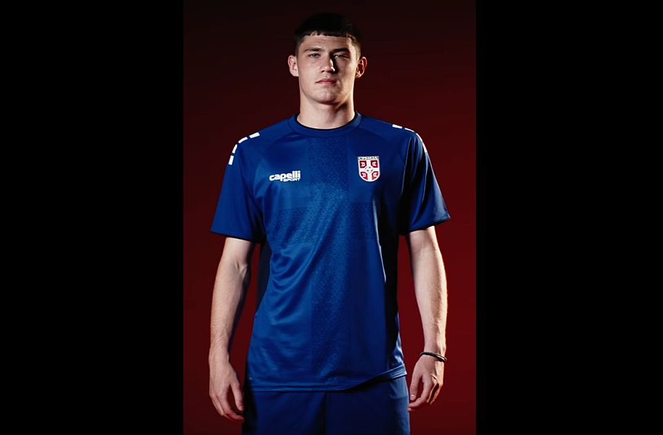 Így néz ki a labdarúgó-válogatott új meze