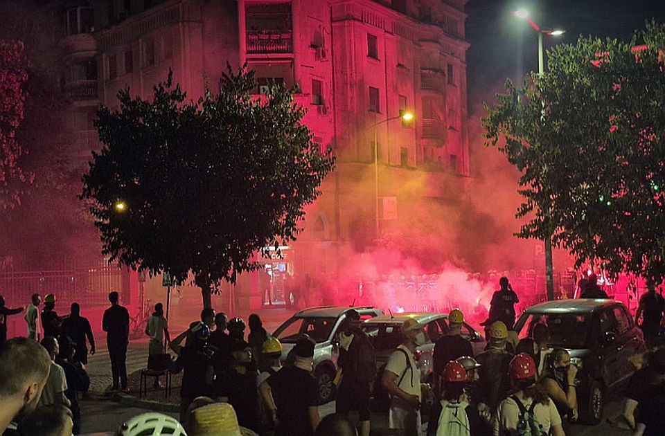 Dačić: 42 rendőr megsérült, 37 személyt letartóztattak, mindenki felelni fog