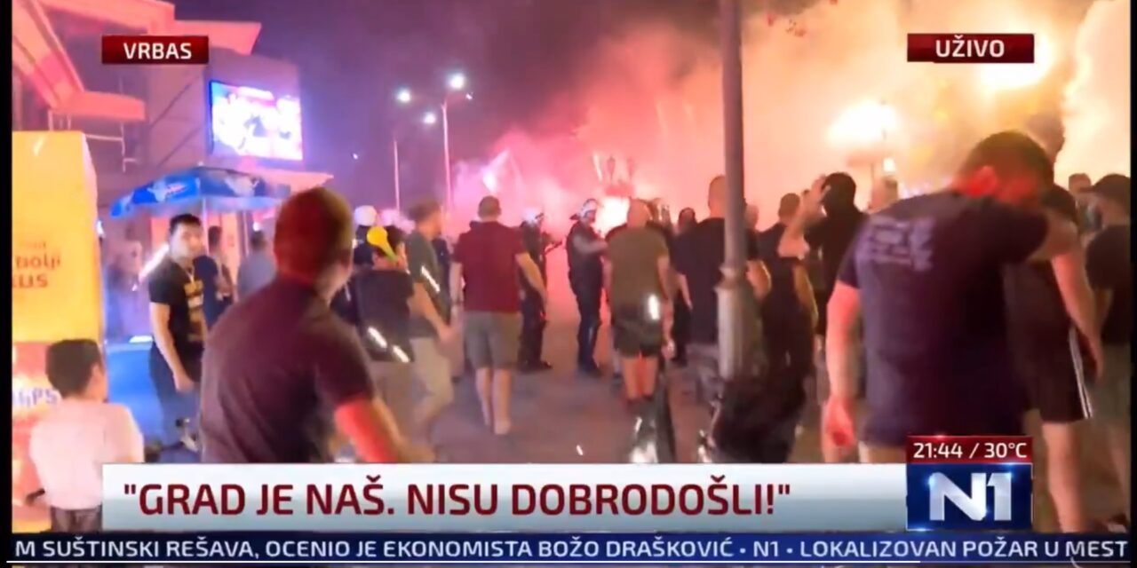 Verbászon, Palánkán és Újvidéken is rátámadtak a tüntetőkre, a rendőrség nem reagált