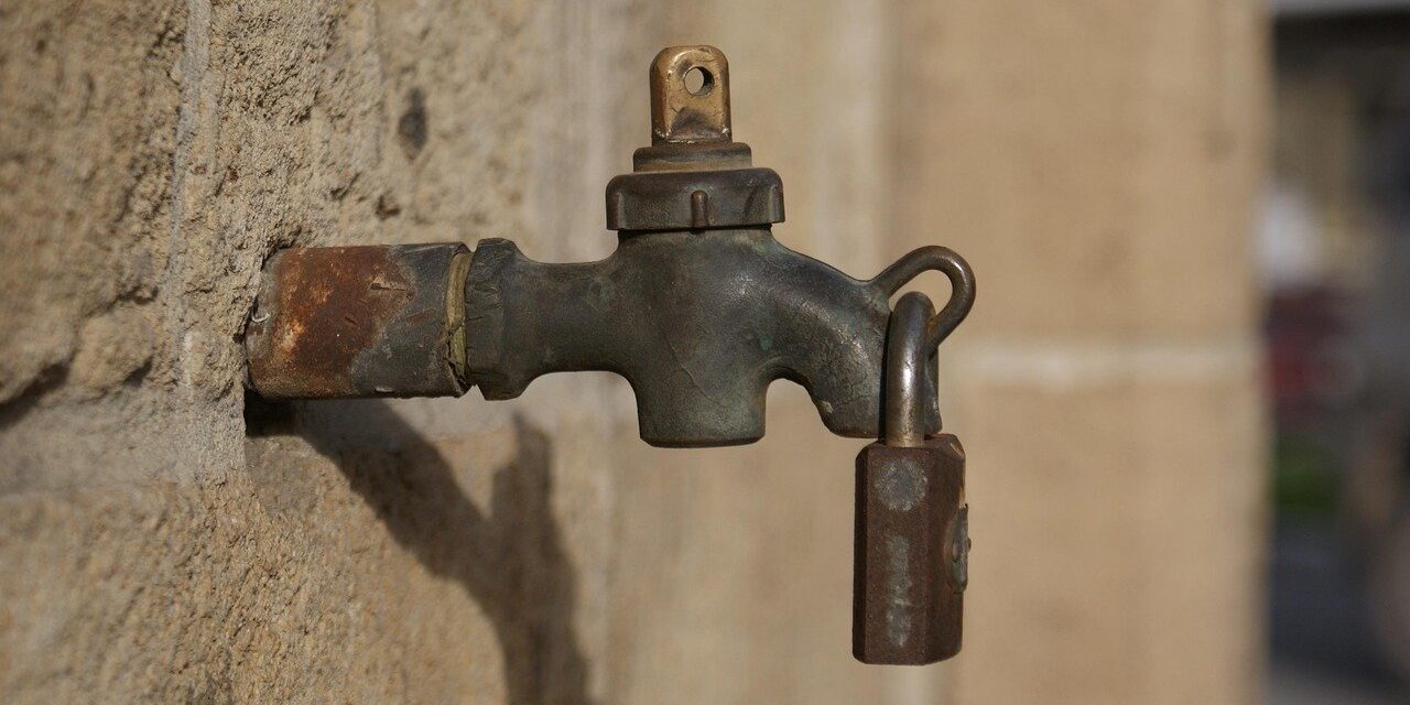 Nagy a csőtörés Nagybecskereken, víz pedig nincs