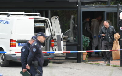 Kiszálltak a furgonból a támadók és tüzet nyitottak a belgrádi szórakozóhely vendégeire