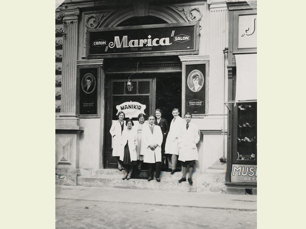 1931: Dimitrije Tucović utca 8., Tar Jován (János) fodrászata