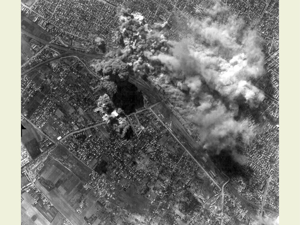 1944: Szabadka bombázása, (Fotó: Fortepan/National Arcives)