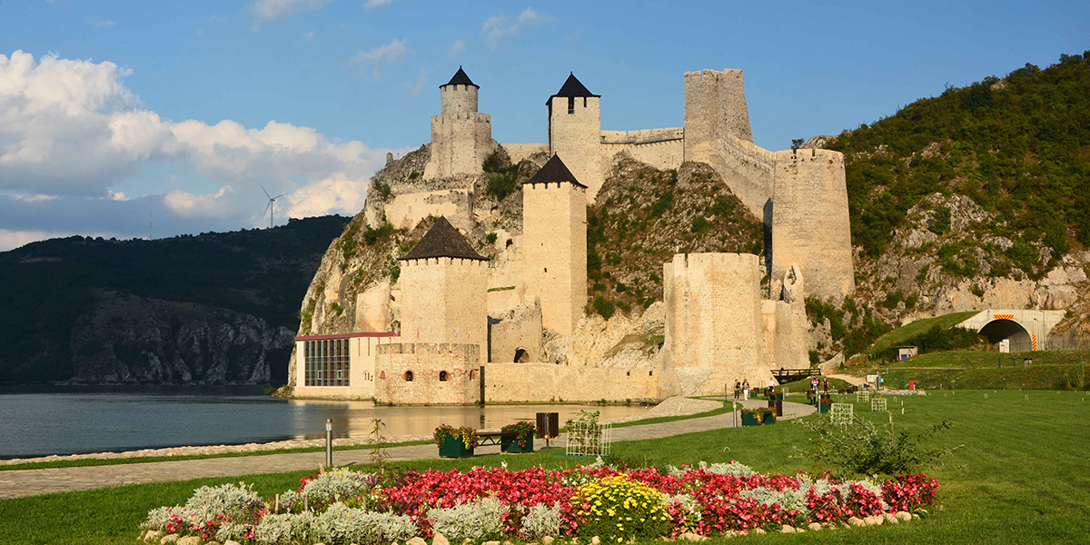 <span class="entry-title-primary">Utazni jó!</span> <span class="entry-subtitle">Negyvenöt éves a turizmus világnapja – Változatos szokások világszerte</span>