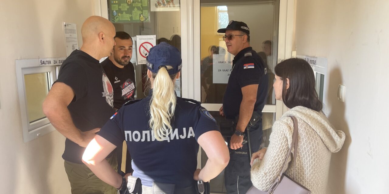 <span class="entry-title-primary">A központiból Királyhalmára, Nagyradanovácról Újzsednikre helyezték át az óvónőket</span> <span class="entry-subtitle">Petíciót írtak a szülők, senki sem volt hajlandó azt átvenni tőlük a szabadkai Naša Radostban</span>