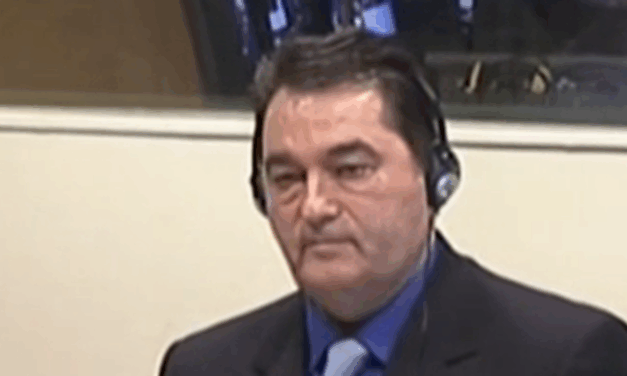 Kormányzati géppel érkezik Belgrádba az elítélt háborús bűnös