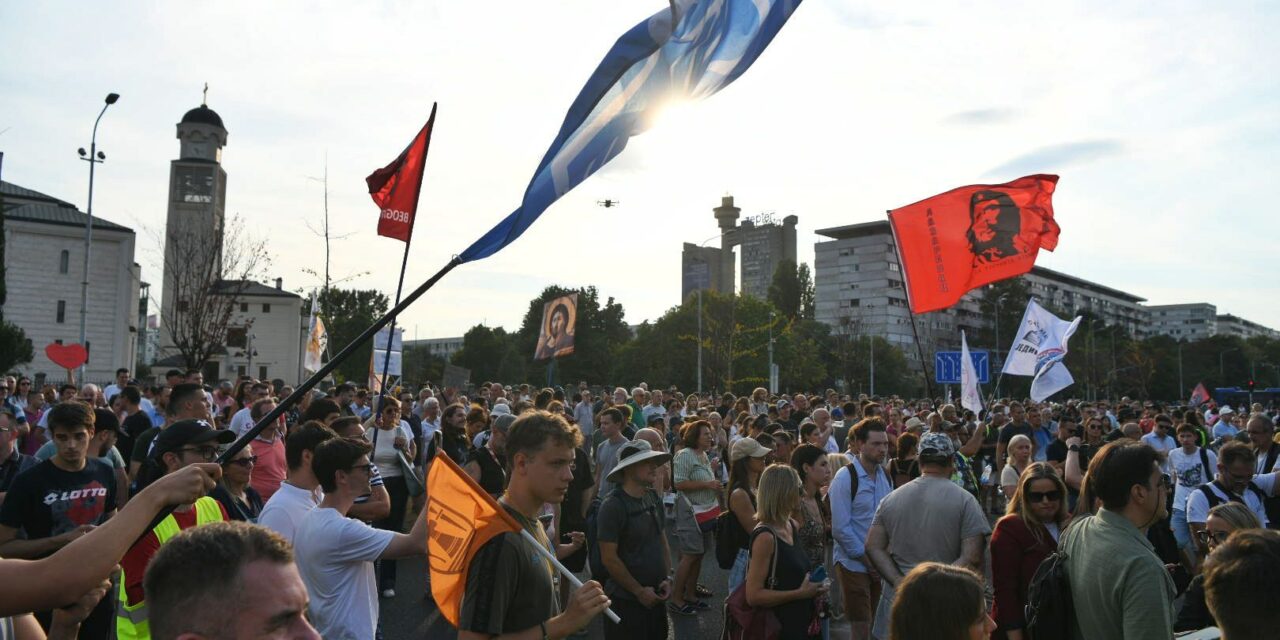 „Gumibotot rántottak a békés népre – az index önvédelemre váltott”