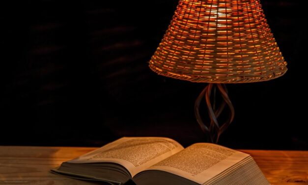 Olvasólámpa LED technológiával: a nyugodt esti pillanatokhoz