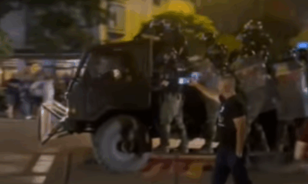 „Soha nem látott mértékben alkalmazott a rendőrség vegyi eszközöket és sokkoló gránátokat”