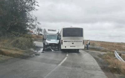 Teherautó és busz ütközött Pannónia közelében