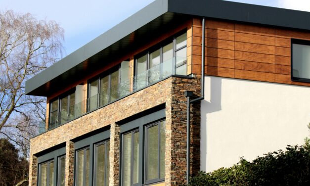 Trapézlemez burkolatok lapostetős épületeken: mik a lehetőségek?