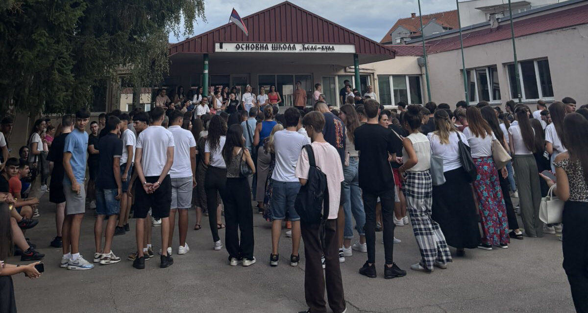 Az igazgatónő leváltása miatt az összes diák bojkottálja a tanítást egy niši gimnáziumban
