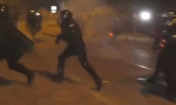 Professzor: A hallgatók vizsgálata egyértelműen kimutatta, hogy a rendőrség CN-gáz vetett be a tüntetők ellen