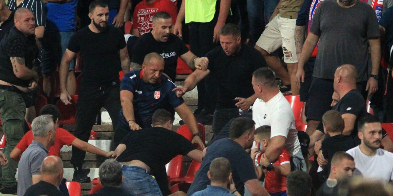 „Olyan a focink, mint az országunk – szar”