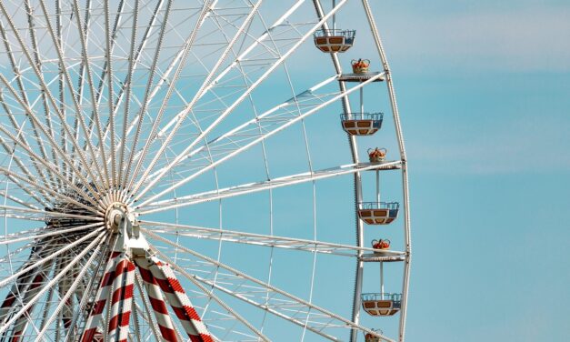 Halálos baleset történt Péterrévén a vidámpark felállításakor