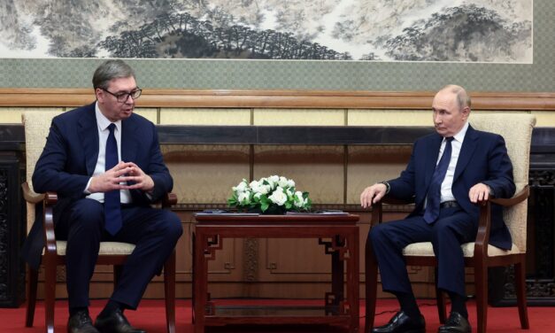 Instagram-diplomácia: Ma az EU felé, holnap Moszkvában, holnapután a kínai „testvérnél”