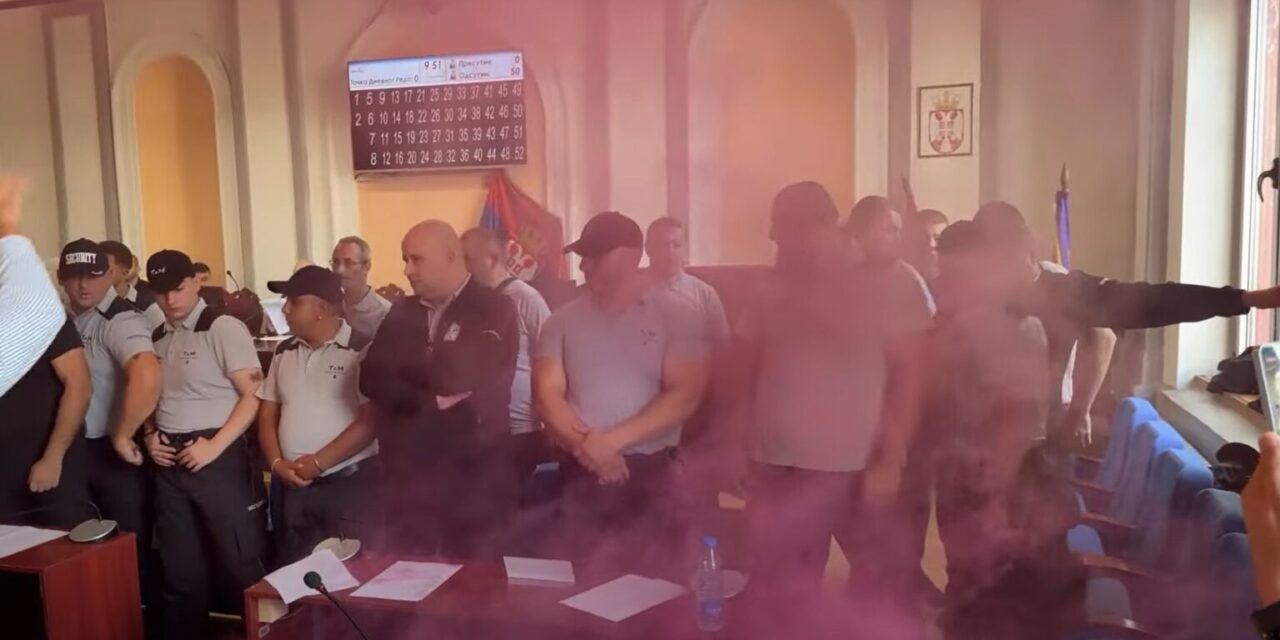 Füstbomba, borsspray, káosz a zaječari képviselő-testület ülésén