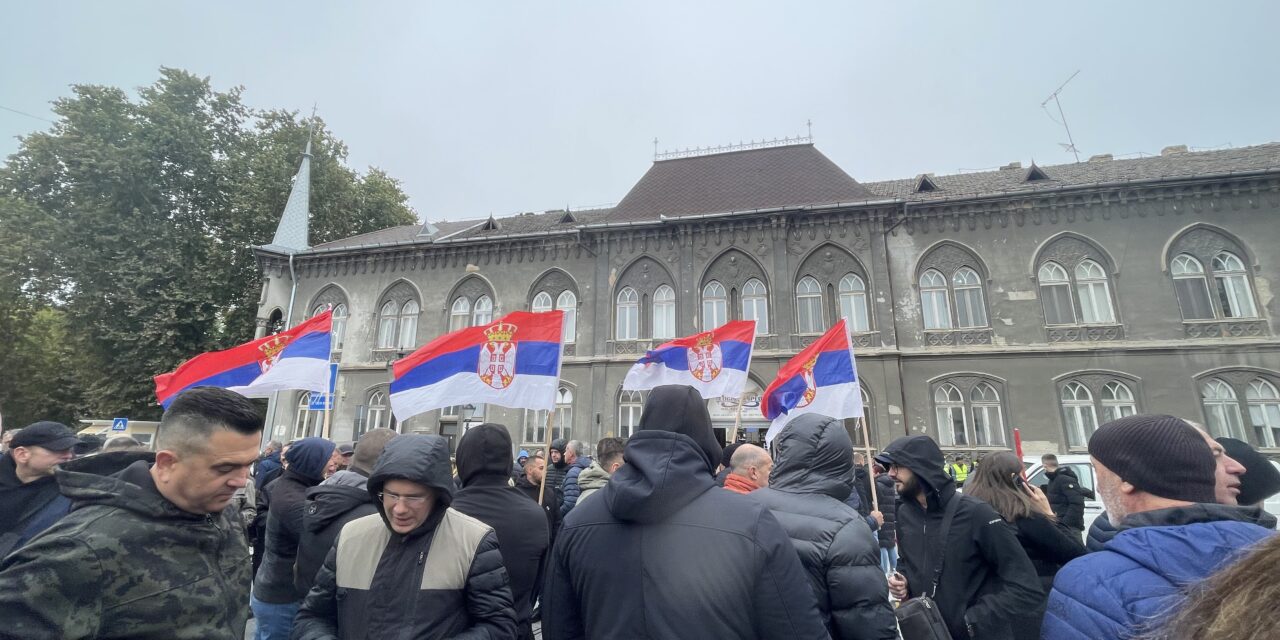 „Még be sem fejezték a munkálatokat, de átadták a vasutat”