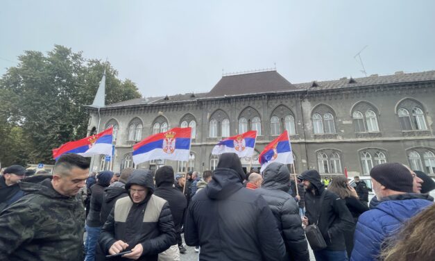 „Még be sem fejezték a munkálatokat, de átadták a vasutat”