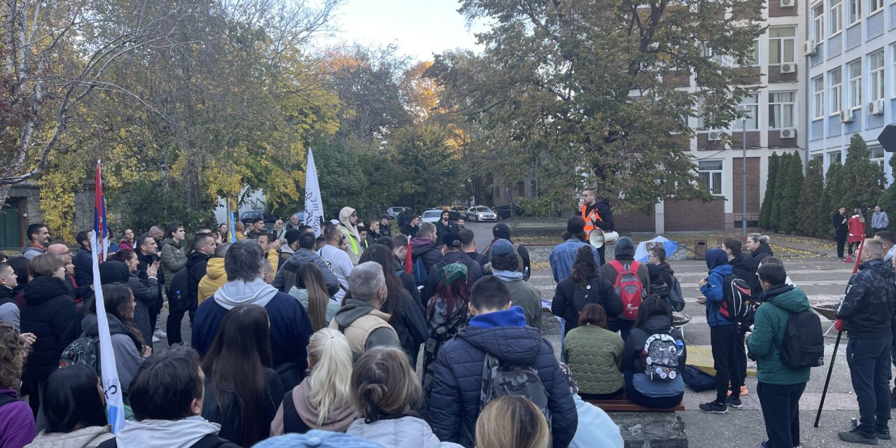 Szabadka Polgári Mozgalma is támogatja az Újvidékre menetelő diákokat