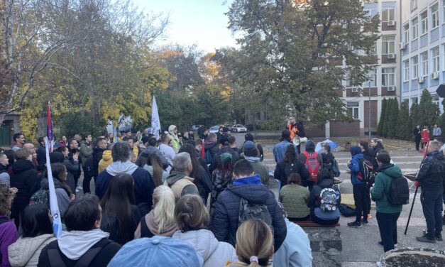 Szabadka Polgári Mozgalma is támogatja az Újvidékre menetelő diákokat