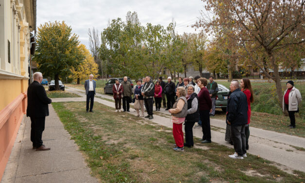 <span class="entry-title-primary">A Szemző fiú esete Ungár Piroskával</span> <span class="entry-subtitle">Emléktáblát avattak Bácskossuthfalván</span>