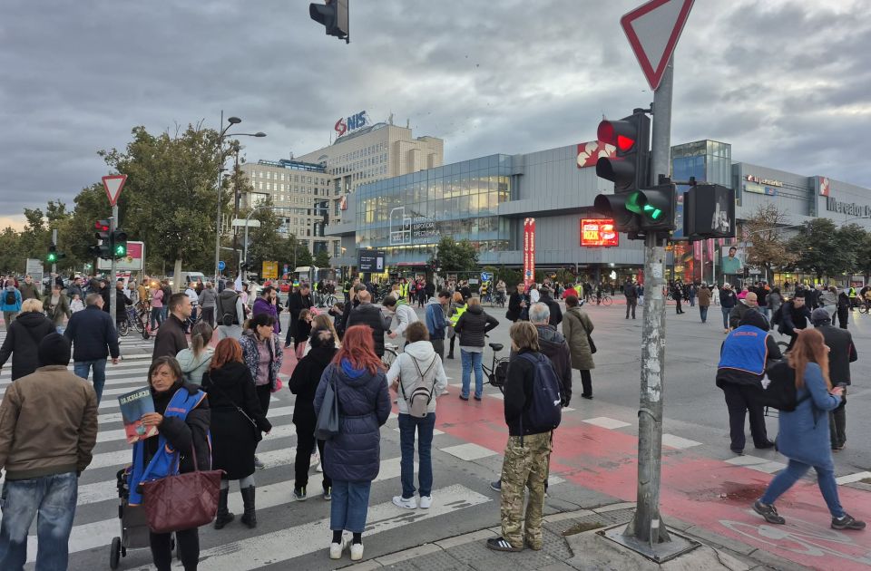 Elkezdődött az október hatodikai újvidéki tiltakozás