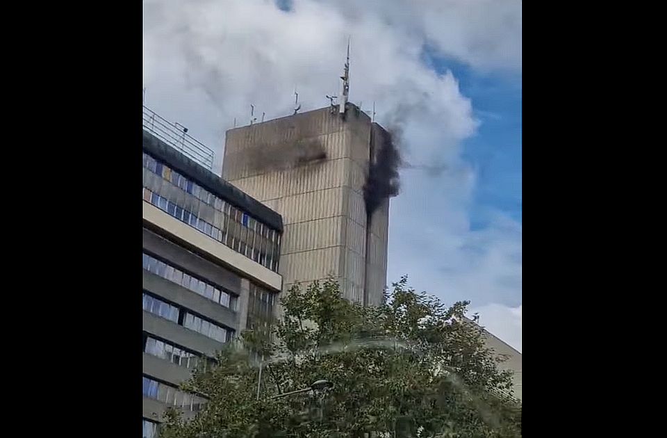 Tűz ütött ki Újvidék központjában (videóval)