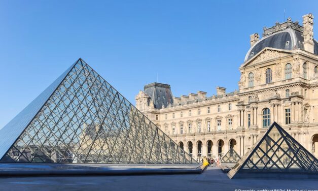 Elfogták a Louvre kirablásával gyanúsított férfiakat