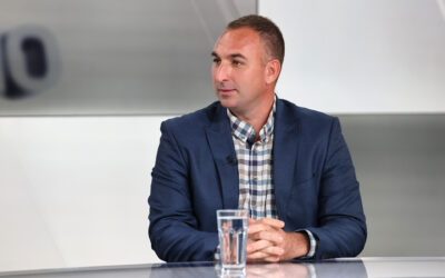 A bíróság visszahelyeztette  munkahelyére az állatorvost, akit kirúgtak, mert nem akart haladó pártgyűlésekre járni