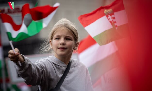 A kutatók szerint a Tisza rendezvényén többen voltak, mint a Fidesz Békemenetén
